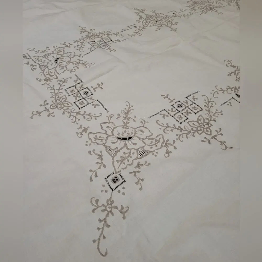 Handmade Spanish Embroidered Floral Cotton Tablecloth Cream Rectangular NWT